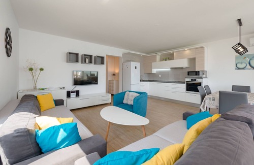 Stobrec Apartment | DUPLEX apartment with SEA VIEW only 10 meters from the sea!