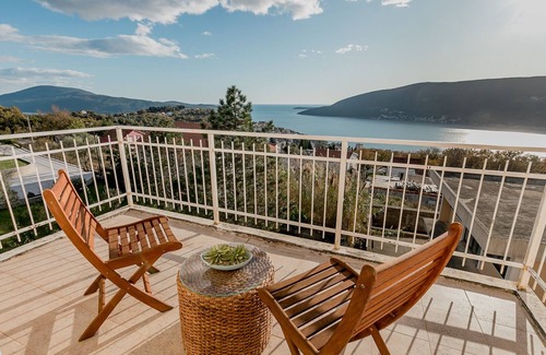 Topla Apartment | Duplex apartment with stunning views, Topla 111, HERCEG NOVI, Montenegro