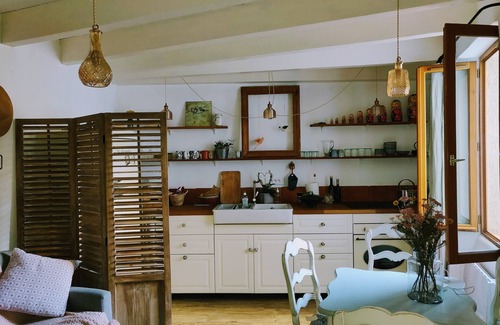 Lourmarin Apartment | "Duplex Atelier/coeur de Lourmarin"