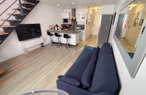 Roissy-en-France Apartment | Duplex Autonome Cosy à Paris Roissy CDG