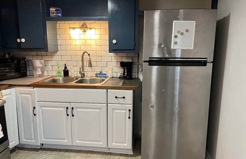 Parker Lane House | Duplex B KING Bed, Laundry/Desk@Downtown