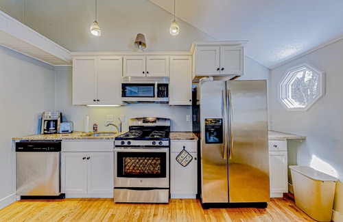 West Yarmouth House | Duplex bungalows with fast WiFi, enclosed yard, & walkable locale, dog-friendly