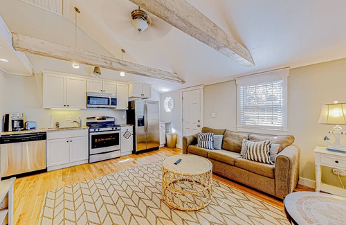 West Yarmouth House | Duplex bungalows with fast WiFi, enclosed yard, & walkable locale, dog-friendly