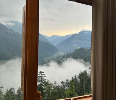 Jibhi Ski Chalet | Duplex Chalet