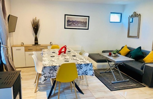 Centre Apartment | Duplex climatisé avec une terrasse sur jardin