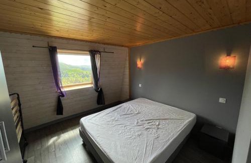 Saint-Jacques-des-Blats Apartment | Duplex confortable 52m² - 2 chambres - Près des pistes - Parking gratuit - Non fumeur - FR-1-787-11
