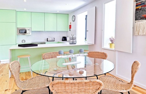 Covilha Apartment | Duplex com Jacuzzi, Terraço, & Bbq. Vista Serra