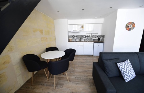 Bordeaux Sud Apartment | ★ DUPLEX ★ COZY ★ PARKING (optional) ★ SWEETHOMEBORDEAUX