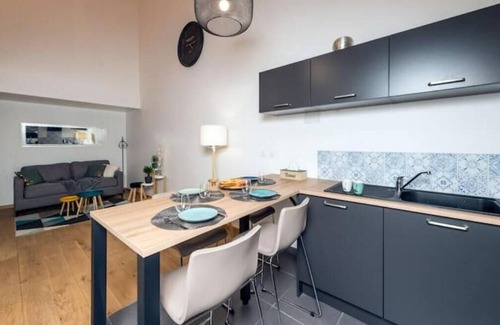 Saint-Marceau Apartment | Duplex de 80m2 Dans un Village de Caractère
