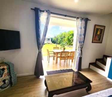 Teahupoo House | Duplex en bord de mer Fare Tahitea Pension