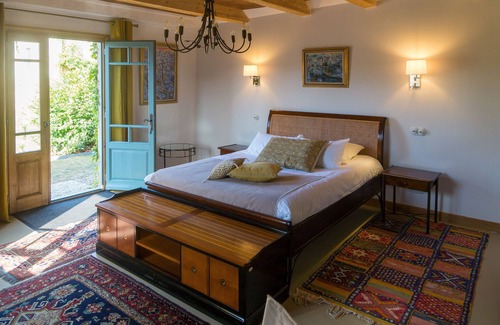 Saint-Maime-de-Pereyrol Bed & Breakfast | Duplex Magnolia in Dordogne, with swimming pool and independent access.
