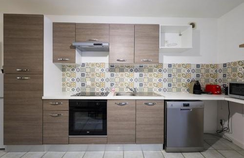 Lagnieu Apartment | Duplex Gite Sebari centre ville parking proche CNPE