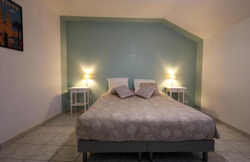 Lagnieu Apartment | Duplex Gite Sebari centre ville parking proche CNPE