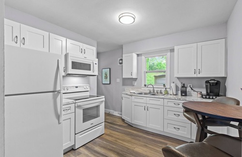 St. Charles Apartment | Duplex Hideaway in St. Charles, MO