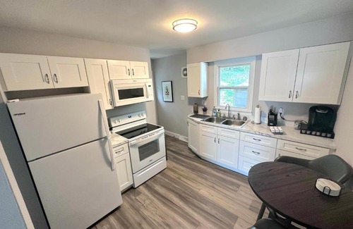St. Charles Apartment | Duplex Hideaway in Saint Charles MO