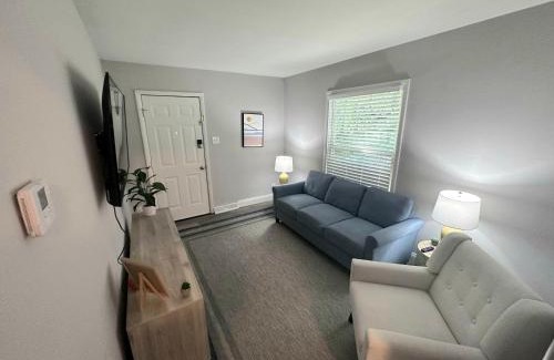 St. Charles Apartment | Duplex Hideaway in Saint Charles MO