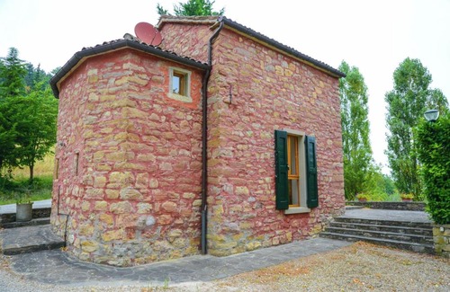 Tredozio House | Duplex Holiday Home in Tredozio with Swimming Pool