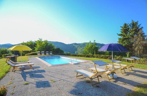 Tredozio House | Duplex Holiday Home in Tredozio with Swimming Pool