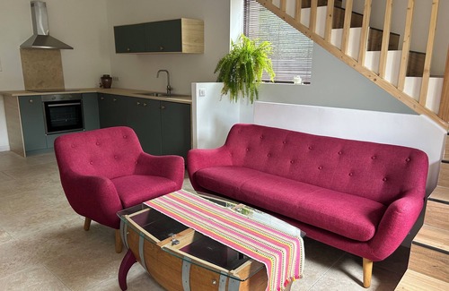 Peypin-d'Aigues Apartment | Duplex in old barn