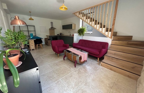Peypin-d'Aigues Apartment | Duplex in old barn