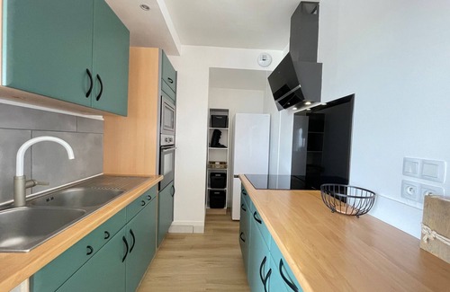 Saint-Brevin-l'Ocean Apartment | Duplex lumineux près de la plage, centre Saint-Brevin-les-Pins, 2 pièces, parking et balcon sans vis-à-vis