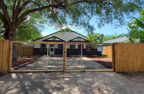 East MLK House | Duplex near Downtown & Austin-Bergstrom Airport