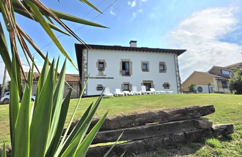 Meruelo Apartment | Duplex Post House
