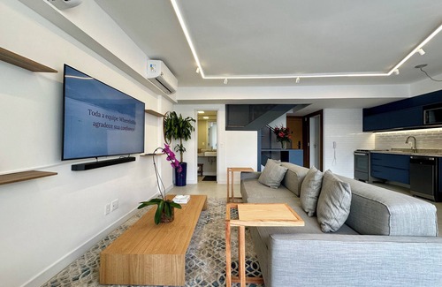 Leblon Apartment | Duplex Penthouse with Pool for Seasonal Rental in Leblon