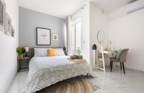 Gzira Apartment | Duplex Penthouse with 3-bedrooms, 2 sofa beds and terrace, close to the sea