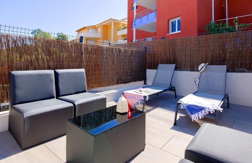 La Faviere Apartment | Duplex Pool et Beach Walk by SELECTsoHOME