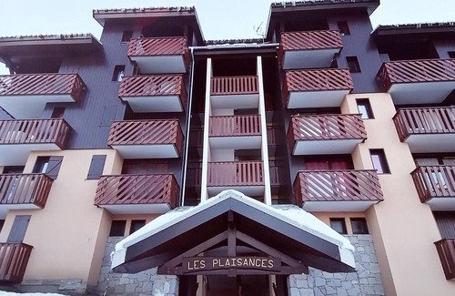 Montalbert Apartment | Duplex spacieux aux pieds des pistes, balcon, proche commerces, 4ème étage, parking gratuit