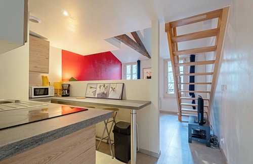 Arsenal-Redon Apartment | Duplex Studio Apartment 'Cosy Hyper Centre Rennes' with Shared Garden and Wi-Fi