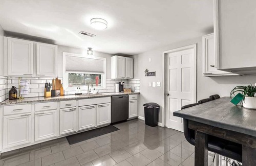 Shelby Township House | Duplex Style Home in Shelby Township | Sleeps 10+