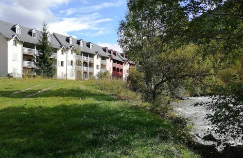 Arreau Apartment | Duplex with mountain and river views. Pets allowed