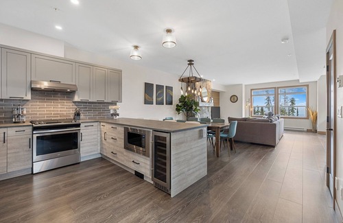Snow Pine Estates House | Duplex with private hot tub