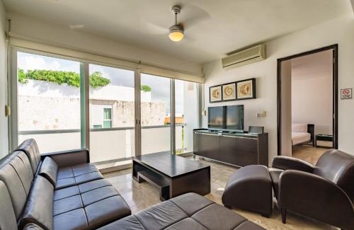 Centro Apartment | Duplex with Rooftop Plunge Pool short walk to Beach