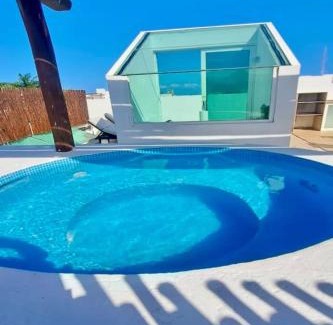 Centro Apartment | Duplex with Rooftop Plunge Pool short walk to Beach