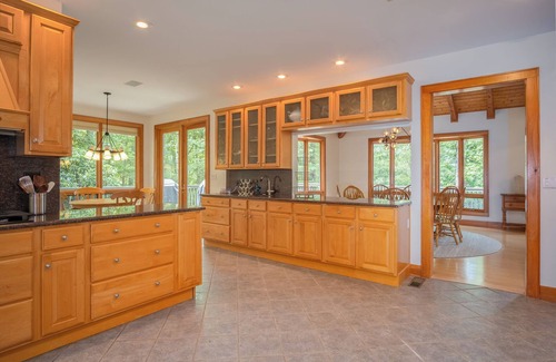 Cedar Mountain House | Dupont Mountain Lodge in Cedar Mountain | Trails & Streams