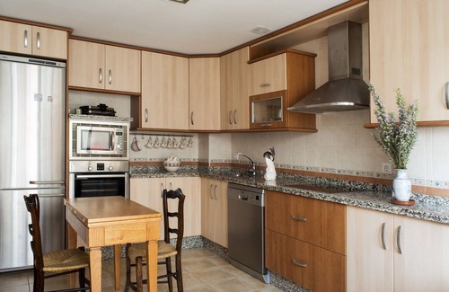 Montesol House | Duration Nights. 10% Discount Tourist Apartment Montesol