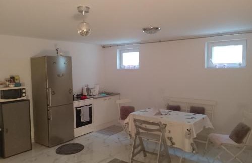 Deining House | Durchreisestop mit Kinder am außergewöhnlichen Spitzboden mit Autobetten und Bad ,Küche im Souterain
