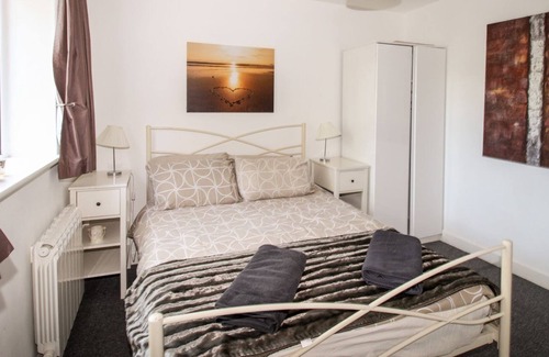 East Stoke House | DURDLE DOOR LODGE, pet friendly, character holiday cottage in Wool