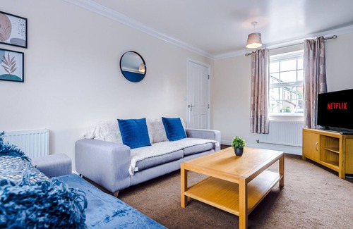 Chorley House | Durham House, Fab 4 bed Townhouse in Buckshaw Village, Chorley with FREE parking & WiFi