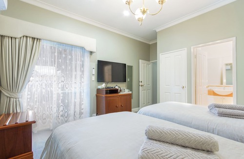 Victoria Park Bed & Breakfast | Durham Lodge