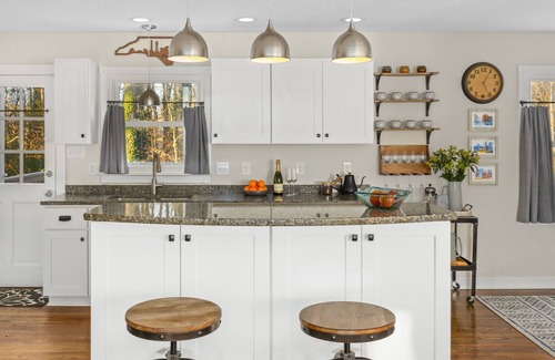 Durham House | Durham Retreat: Deck, Grill, Firepit, 10 mins from Duke & Downtown