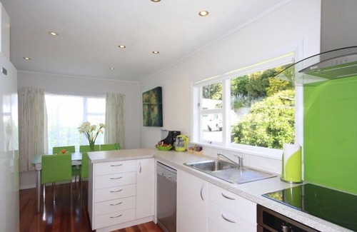 Whanganui House | Durievale Retreat - Peaceful with Views (SKY/WiFi)