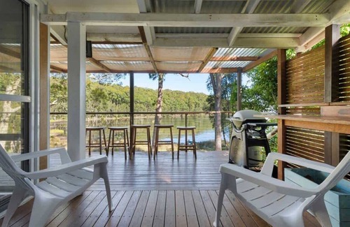 Burrill Lake House | Dusky Summary: Waterf
