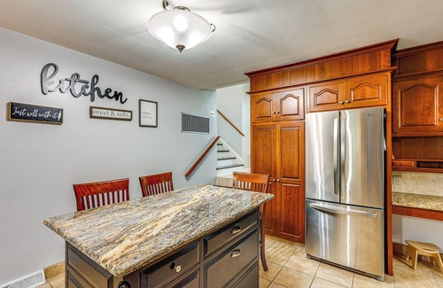 Lancaster House | Dutch Country Home Near Family Attractions!