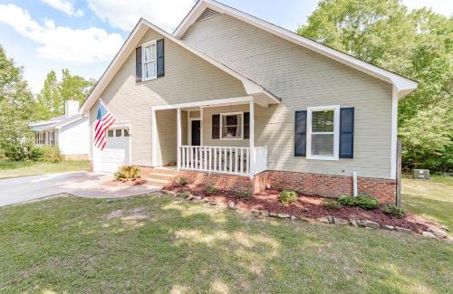 Irmo House | Dutch Creek Cottage- 10 mins to Lake Murray!