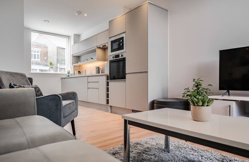 Mill Road Apartment | Dutch's Corner