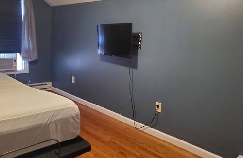Town of Wappinger Apartment | Dutchess County 3 Bedroom, Family and dog friendly 8 mins Beacon and Metro North